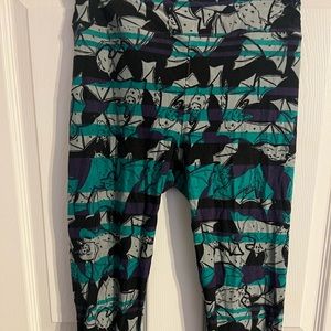 One Size LuLaRoe Leggings. Great Condition from smoke free and pet friendly home